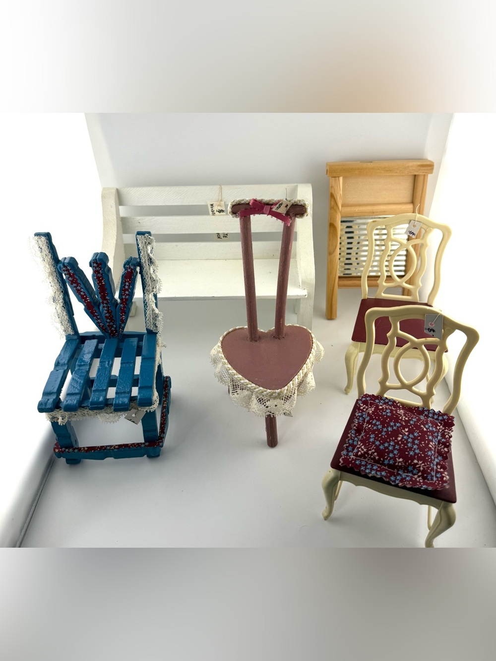6 piece Doll House Furniture Lot